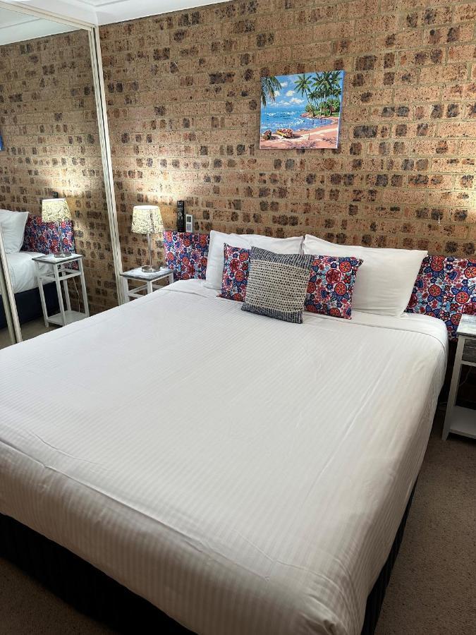 Avaleen Lodge Motor Inn Nowra Exterior foto